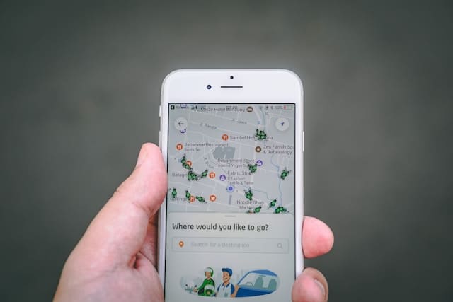 Ridesharing apps have transformed commuting, providing convenience and flexibility